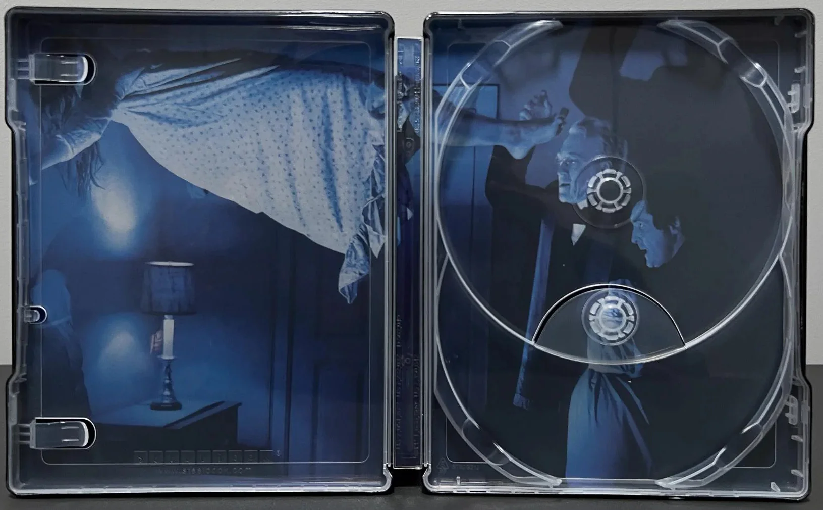 The Exorcist 4K SteelBook: Extended Cut (1973)(Exclusive) - Image 3